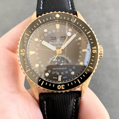 TW出品 宝珀五十噚系列5054-1110-B52A男士多功能机械腕表 搭载6654.P自动机械机芯 直径43毫米，厚度13.3毫米